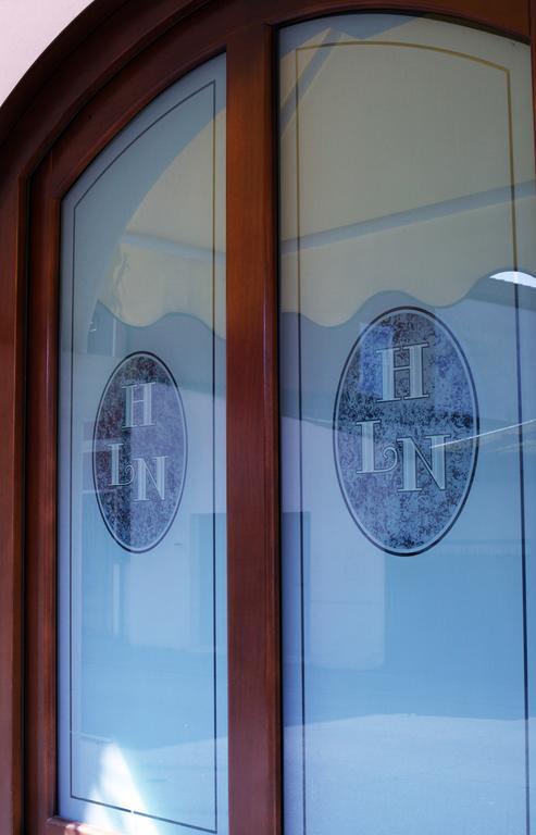 Alla Nave Masi Bagian luar foto